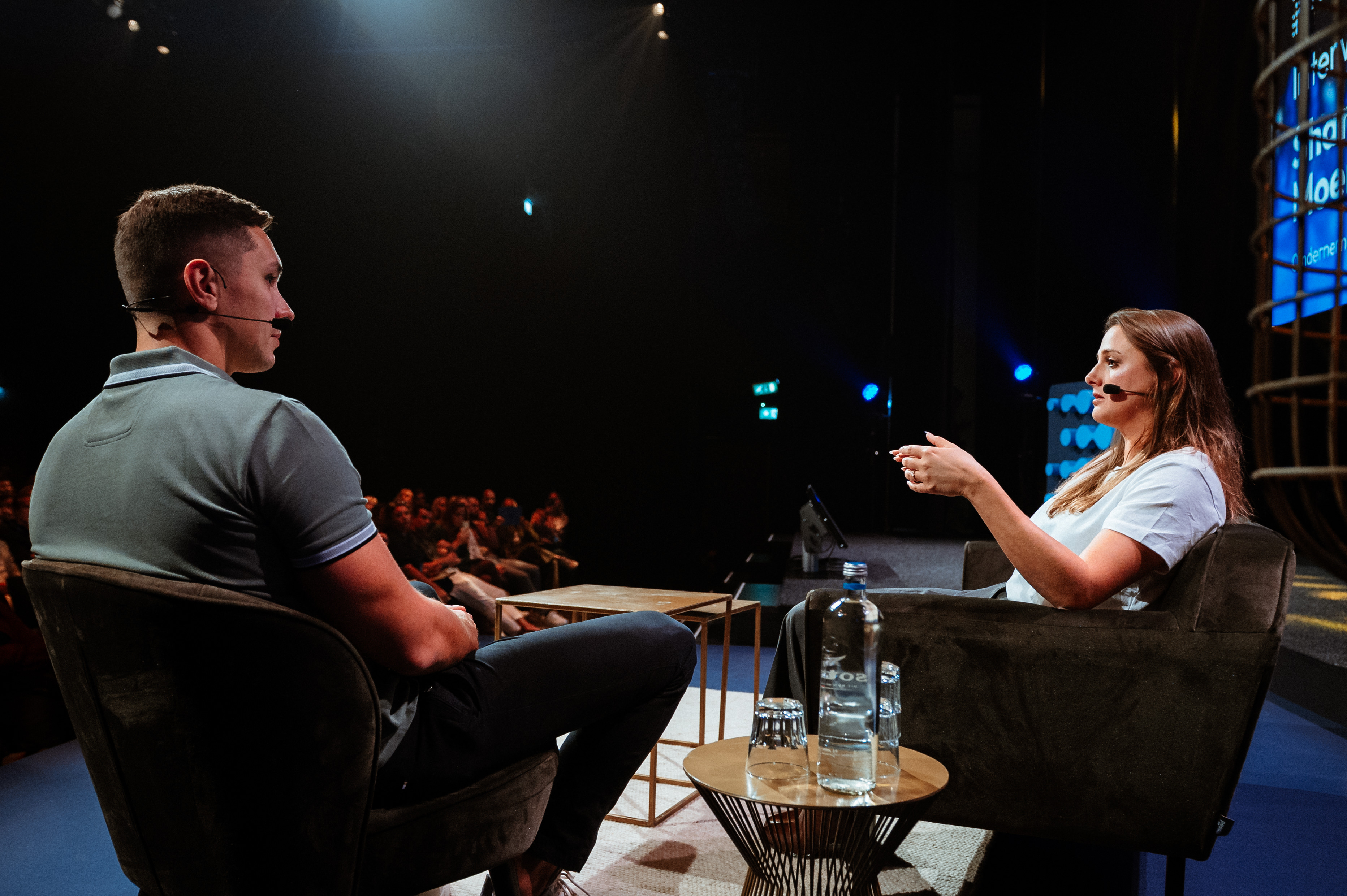 Sharon in gesprek op het podium